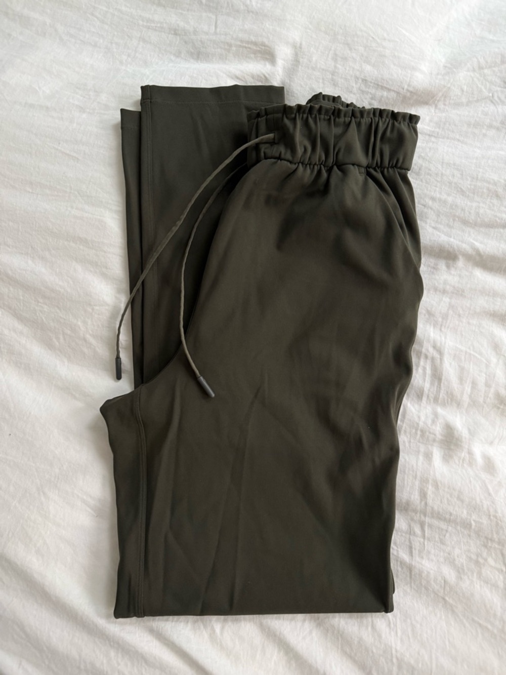 Lululemon Athletica 7/8ths Stretch Pants in Olive